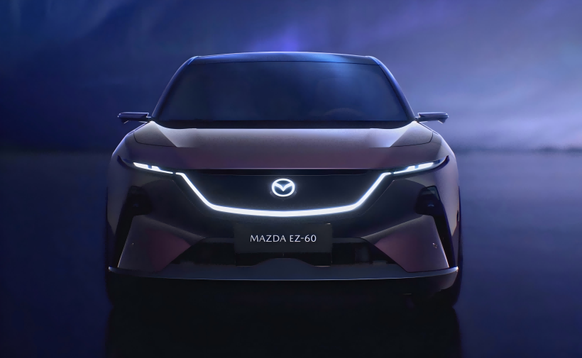 Offizielle Bilder von Mazda EZ - 60. Das Design ist äußerst futuristisch. Es wird sein erstes Debüt am 23. April geben.