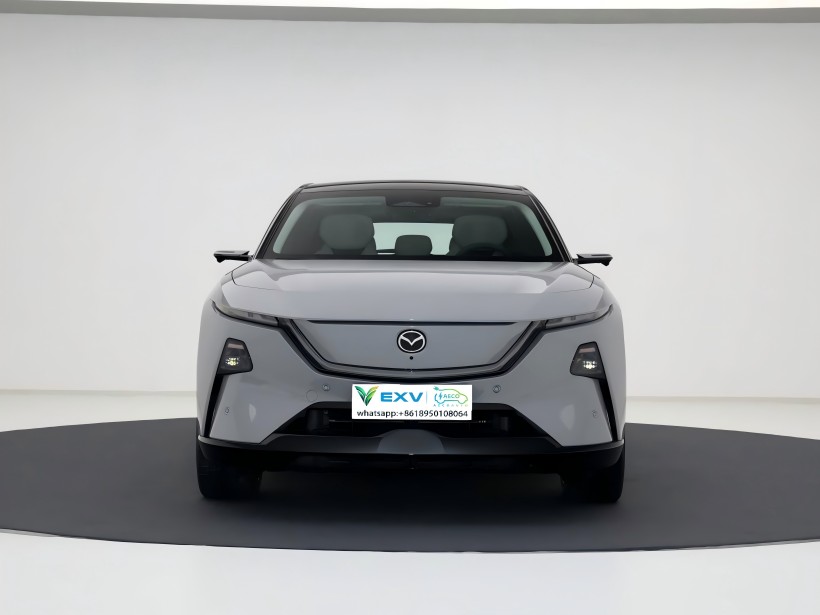 Der Mazda EZ - 60 wird voraussichtlich Ende August auf den Markt kommen. Es bietet sowohl reine - elektrische als auch erweiterte Antriebsstränge. Der Innenraum ist auch mit einem Dual -Screen -Setup ausgestattet.