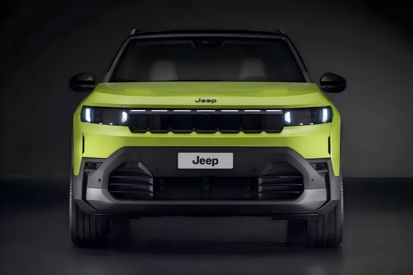 Spekulierte offizielle Bilder des brandneuen Jeep-Kompasss wurden mit einer potenziellen Veröffentlichung innerhalb dieses Jahres durchgesickert. Es wird erwartet, dass das Fahrzeug reine elektrische, milde Hybrid- und Plug-in-Hybrid-Antriebsstrangoptionen bietet