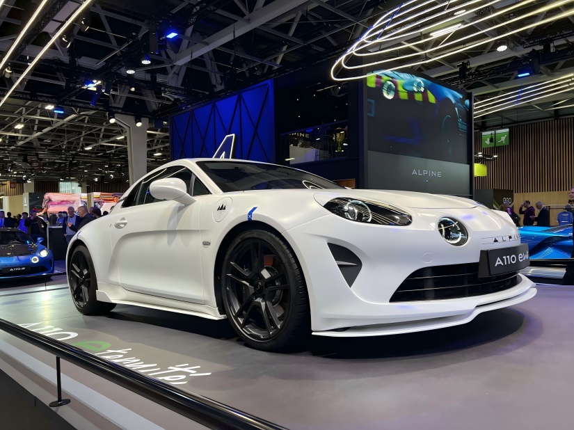 Alpine A110 EV-Teaser enthüllt; Markteinführung für 2026 geplant